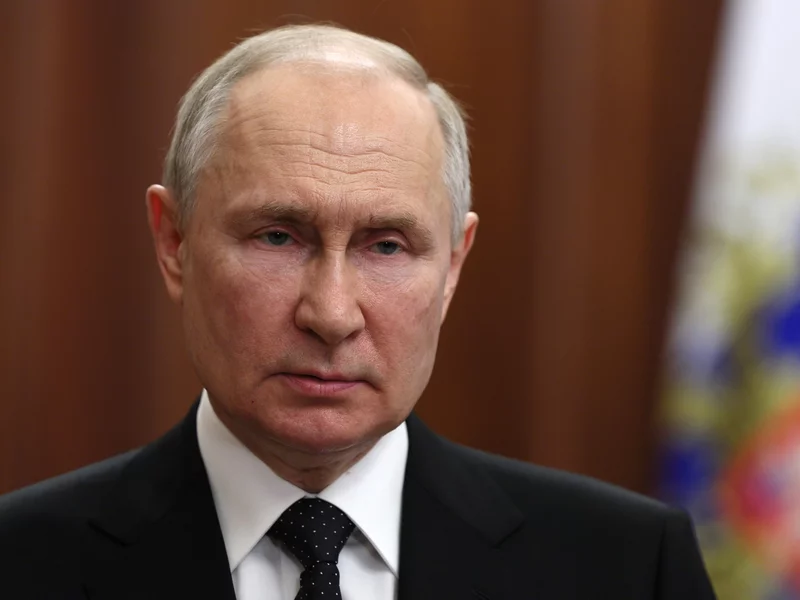 rusos ucranianos bielorrusos el presidente ruso Putin mientras se dirige a la nación